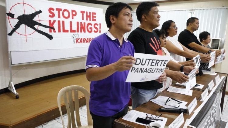 菲律宾人权运动人士反对毒品战争中的法外处决