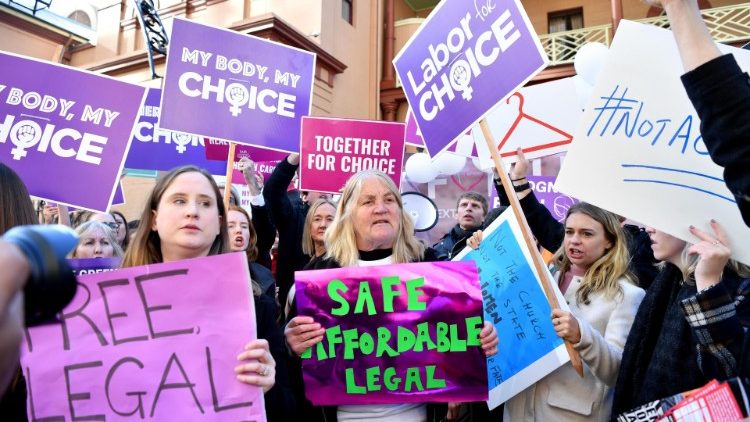 Demonstrantinnen fordern legale Abtreibung