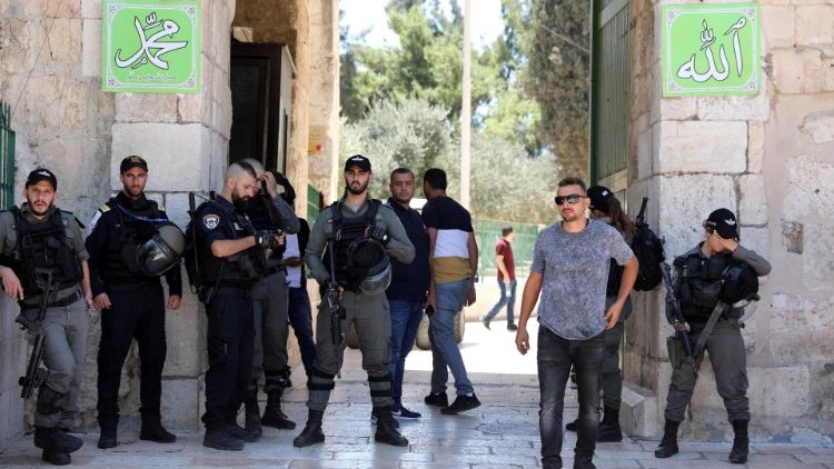 Tension at Al Aqsa Mosque compound in Jerusalem