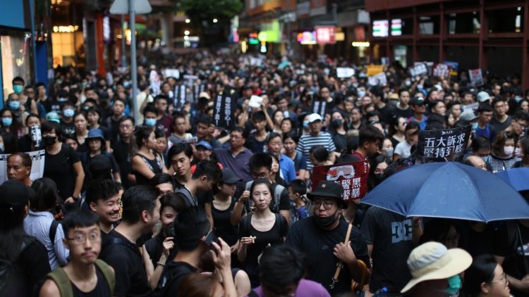 Hongkong: 2 mln na manifestacji, katolicy modlą się o nadzieję
