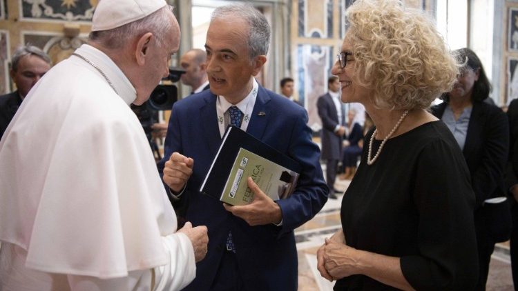 Папата Фрањо и членови на Италијанското онколошко здружение
