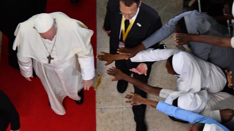 Папата Фрањо на средбата со свештениците и богопосветените лица