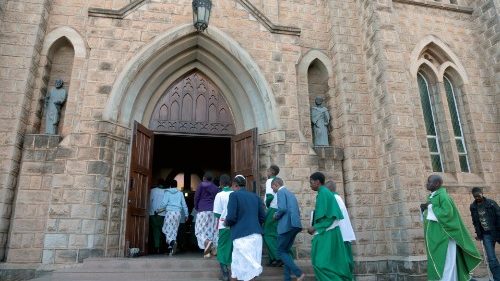 Simbabwe: Katholiken bitten um Vergebung für Mugabe
