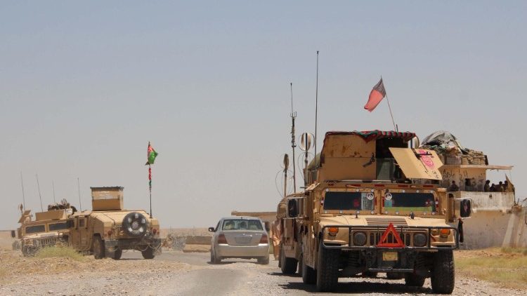 Des forces afghanes partrouillent dans le district d'Helmand