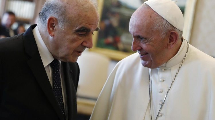 Popiežius su Maltos prezidentu George Vella