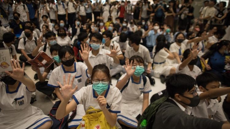 Hongkong: protest uczniów szkół średnich