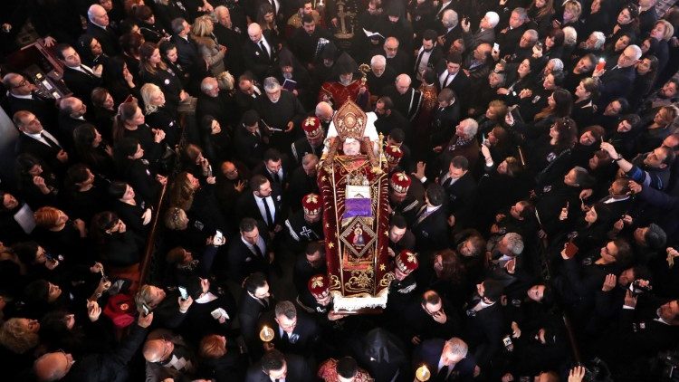 Ein Bild der Begräbniszeremonie für den Armenischen Patriarchen Mesrob II Mutafyan am 17. März 2019