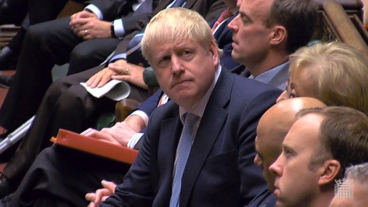 Il primo ministro britannico Boris Johnson presenta il nuovo piano per la Brexit in Parlamento