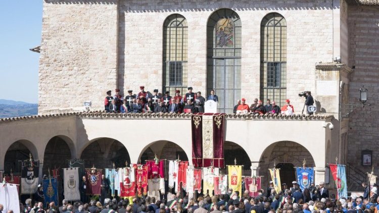 Dnešní oslavy národního patrona v Assisi