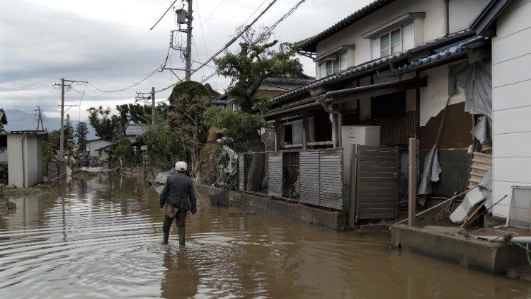 日本遭颱風襲擊