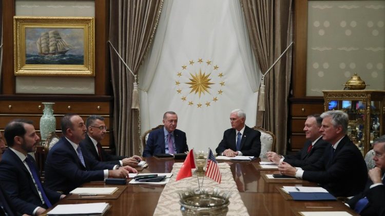Il vice Presidente  Mike Pence in Turchia per colloqui di pace