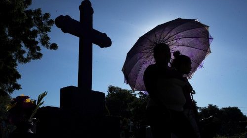 Nicaragua: Piden cese de violencia contra la Iglesia tras profanación de Catedral de Managua