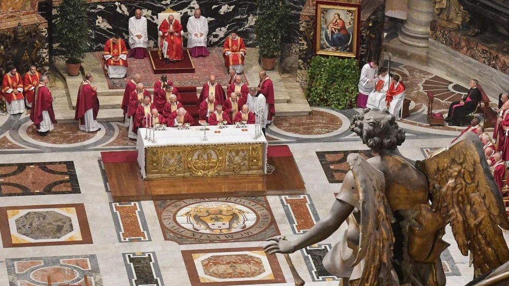 Papa: in basilica vaticana per messa per cardinali defunti