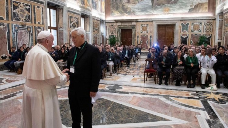 Папата Фрањо со оците Исусовци
