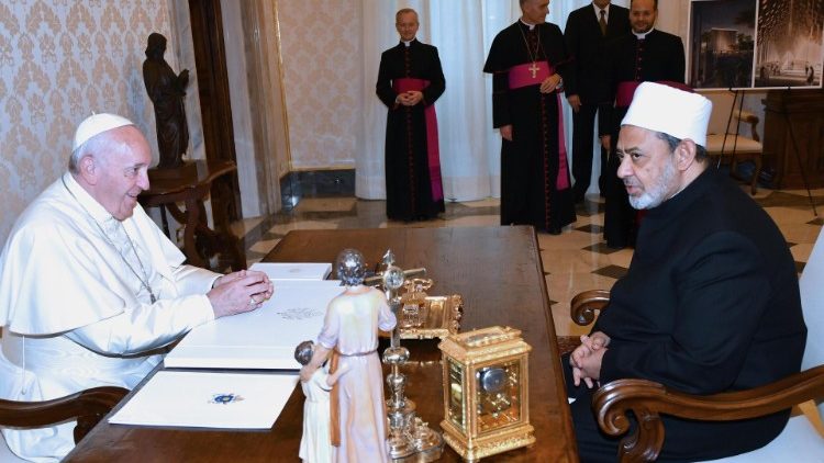 Papst Franziskus empfängt den Großimam Al-Tayyeb