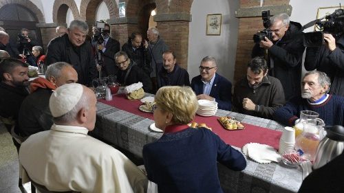 Папа Франциск открыл новый центр помощи бездомным