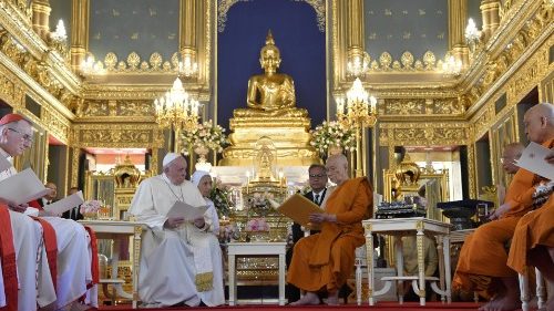Popiežius aplankė aukščiausiąjį budistų patriarchą