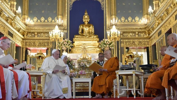 教皇フランシスコ、バンコクのワット・ラーチャボピット寺訪問　2019年11月21日