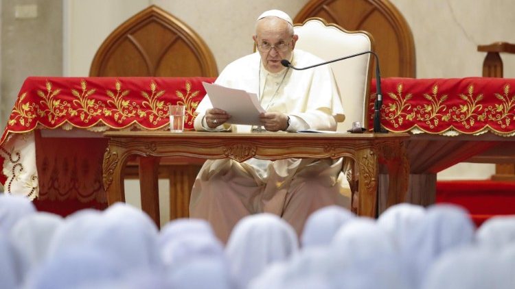 Papst Franziskus spricht zu Ordensleuten, Priestern, Seminaristen und Katecheten in Bangkok