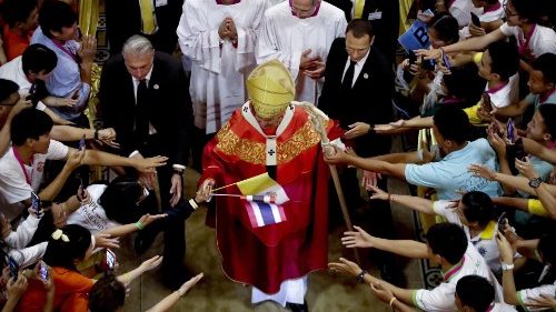 Na catedral de Bangkok o primeiro aniversário da visita do Papa 