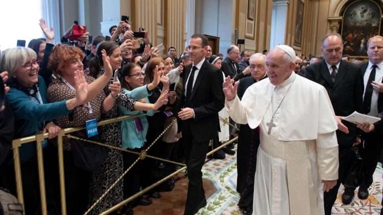 Папа Франциск с участниците в международната среща под надслов "Излизаща църква", 30 ноември 2019