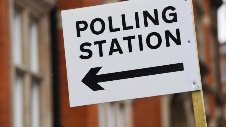 Gruodžio 12 JK rengiami parlamento rinkimai