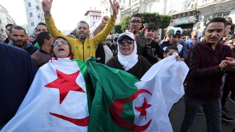 Des manifestants contre la tenue de l'élection présidentielle, le 12 décembre 2019, à Alger en Algérie. 