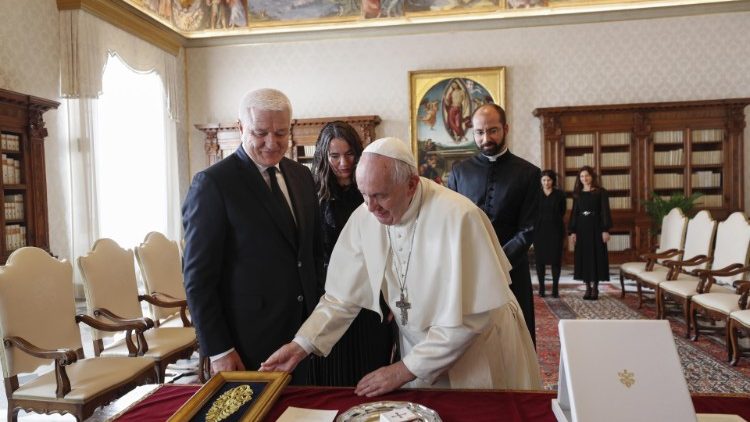 البابا فرنسيس مستقبلا رئيس وزراء الجبل الأسود السيد دوشكو ماركوفيتش 14 كانون الأول ديسمبر 2019