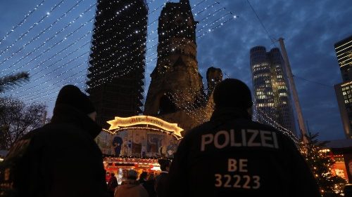 Berliner Erzbischof: Mehr Mut - nicht nur an Weihnachten