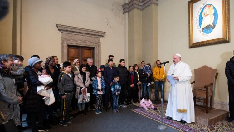 Popiežiaus susitikimas su grupe pabėgėlių, humanitariniu koridoriumi atvykusių į Italiją iš Lesbo