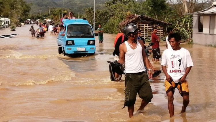 Последствия тайфуна Фанфон на Филиппинах