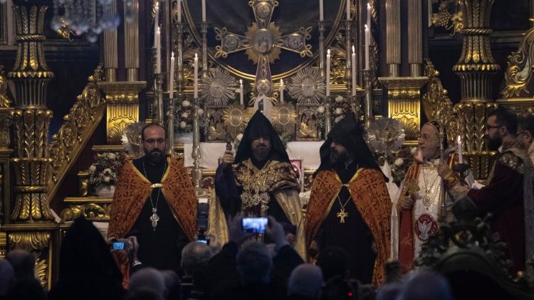 Cerimônia de posse do 85º Patriarca Armênio de Constantinopla, na Catedral Armênia da Santa Mãe de Deus, em Istambul.