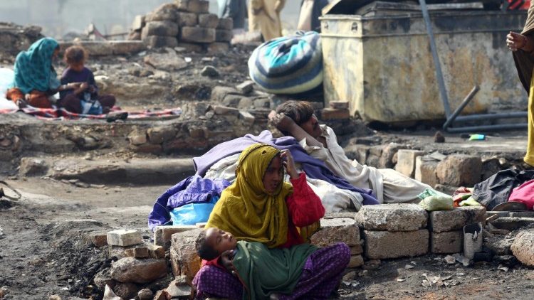 Povertà in uno slum di Karachi in Pakistan 