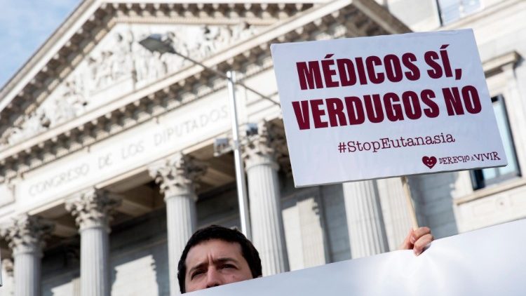 In Madrid gab es Proteste gegen die Gesetzesinitiative für aktive Sterbehilfe