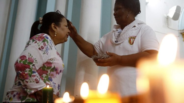 Quarta-feira de Cinzas na Igreja São Francisco, de Cali