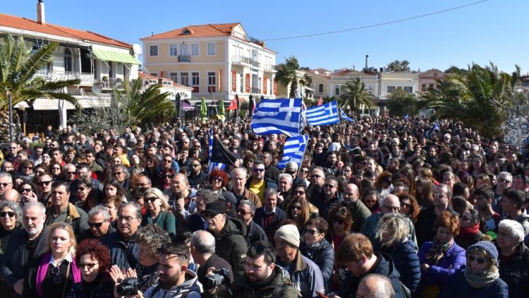 Residents of Lesvos oppose government's policy on the refugees issue
