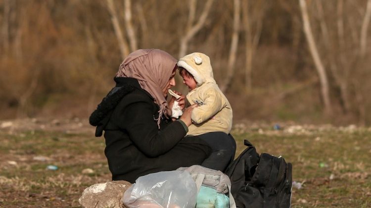 Flüchtlinge und Migranten an der türkisch-griechischen Grenze sind auf sich alleine gestellt