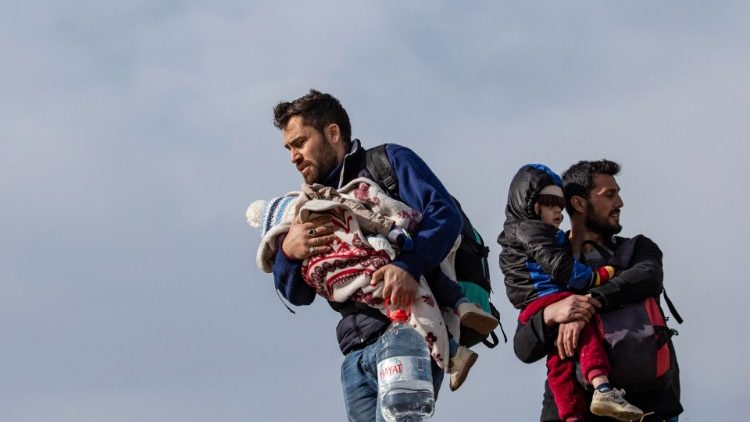 Las personas huyen de Siria