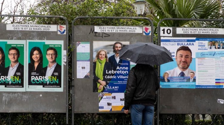Des affiches de campagnes aux élections municipales de Paris. 