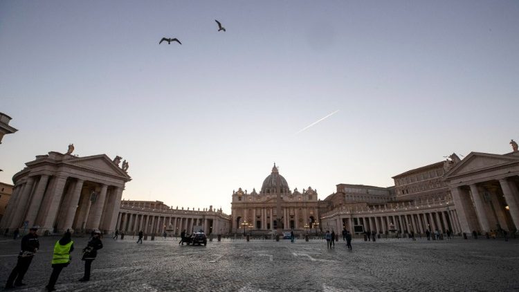 バチカンの聖ペトロ大聖堂と広場　2020年3月11日