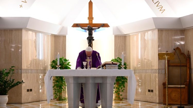  Papa Francesco celebra la santa messa a Casa Santa Marta -2020.03.14