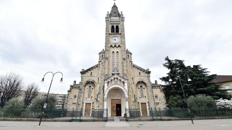 Một nhà thờ Ý  không có tín hữu trong đại dịch