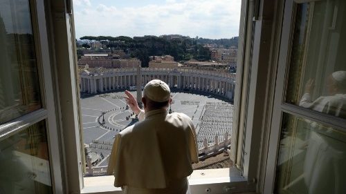 Месса и полуденная молитва Папы в день Пятидесятницы