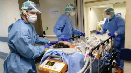 कोविद महामारी का उपचार करनेवाले अस्पतालों को 30 श्वासयंत्र   
