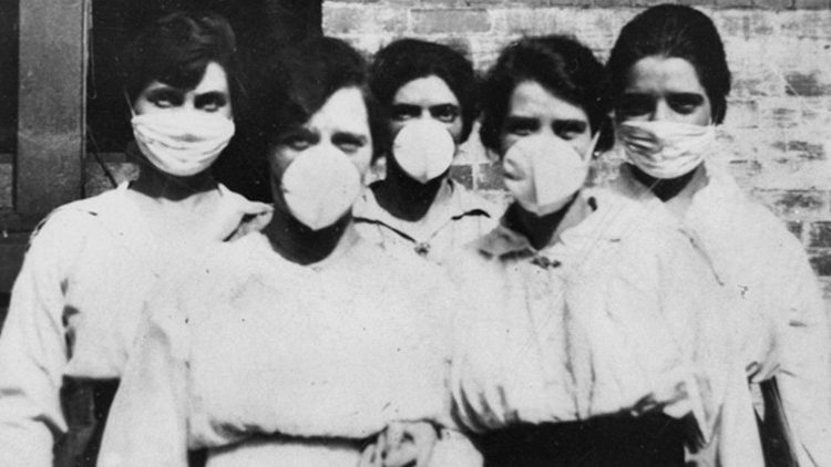 Des femmes bénévoles durant la grippe espagnole de 1919 à Brisbane en Australie. 