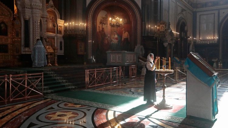 Patriarch Kirill serves Annunciation during coronavirus pandemic