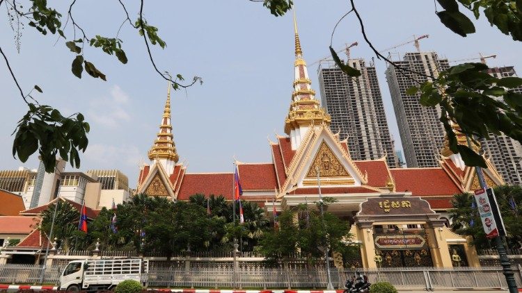 Le parlement cambodgien a approuvé le projet de loi sur l'état d'urgence en raison de la pandémie, le 10 avril 2020. 