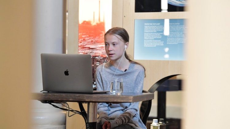  Greta Thunberg en una videoconferencia durante el aislamiento.