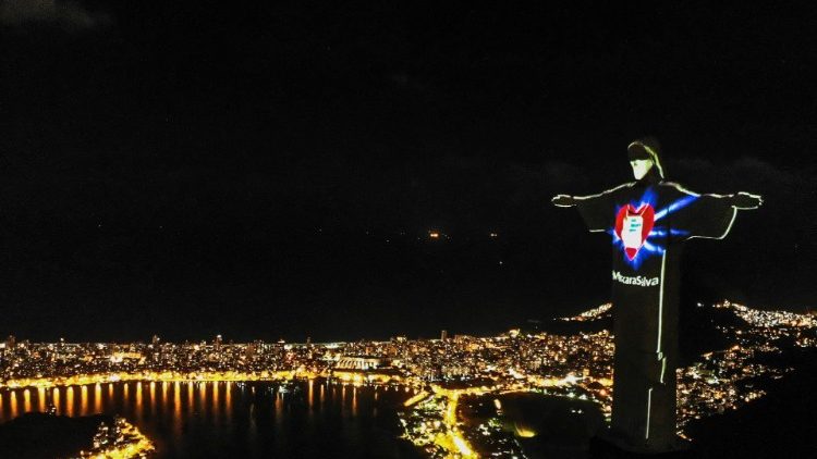 Brasilien: Rios Christus-Statue trägt Maske aus Licht