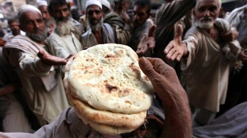 Pakistan: Potravinovú pomoc nemožno podmieňovať konverziou na islam